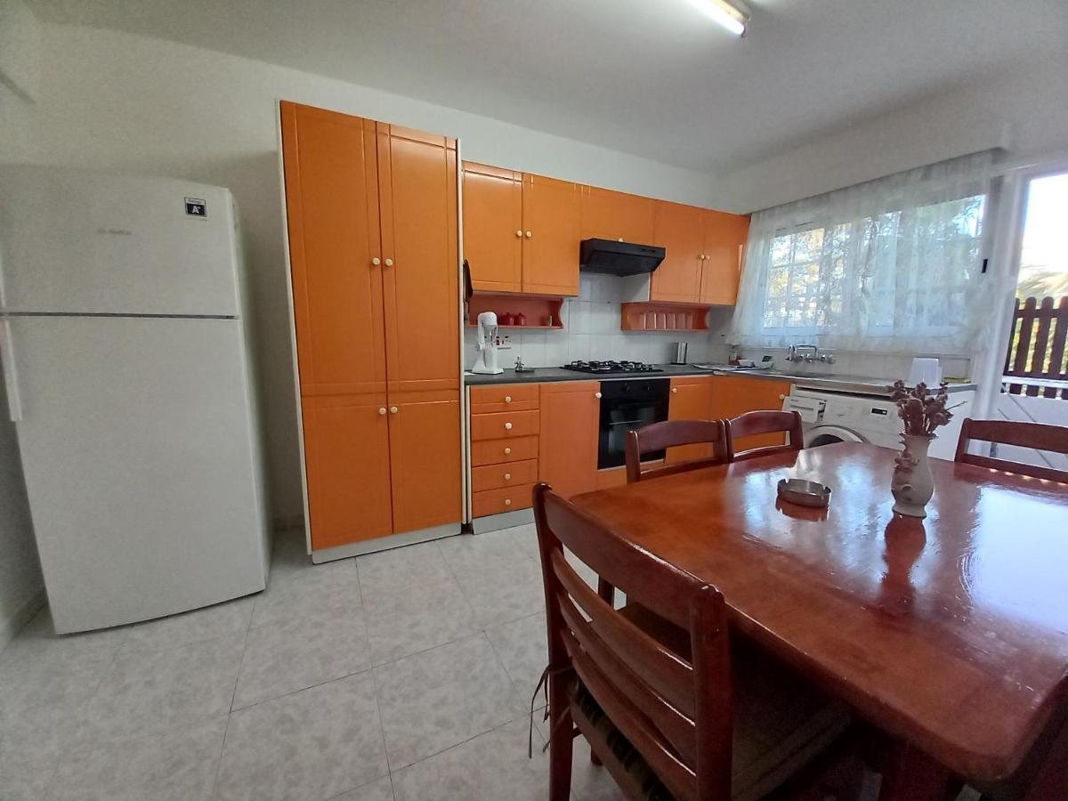 2 Bedroom Apartment Near Finikoudes Larnaca Zewnętrze zdjęcie
